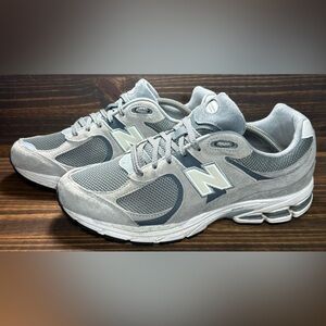New Balance 2002R Men’s Size 10 Women Size 11.5 Shoes Grey Athletic Sneakers